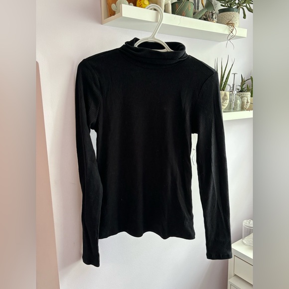 Long sleeve Turtleneck - Picture 3 of 6